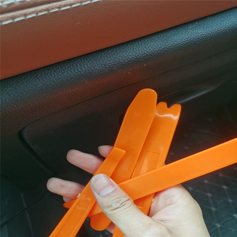 New 4pcs Auto Car Radio Panel Door Clip Trim Dash For Volkswagen VW POLO cc Tiguan Passat B5 B6 B7 Golf MK6 Jetta MK5 MK6